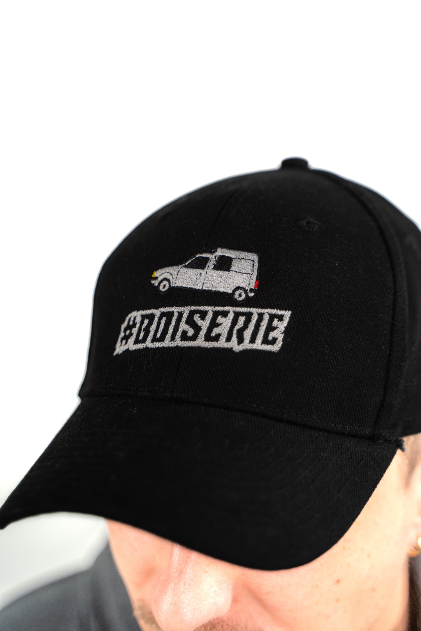 LA CASQUETTE BRODÉ C15